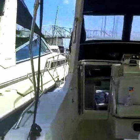 El Barco De Las Fiestas Sant Adria de Besos Dış mekan fotoğraf